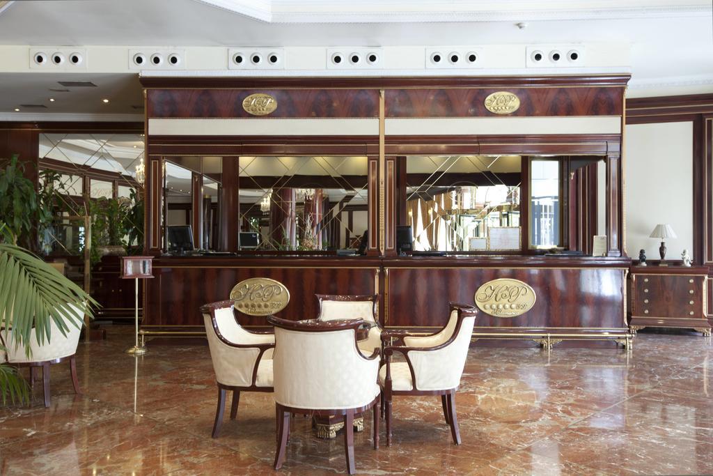 ホテル オテル アラメーダ パラス サラマンカ エクステリア 写真 The lobby of the hotel