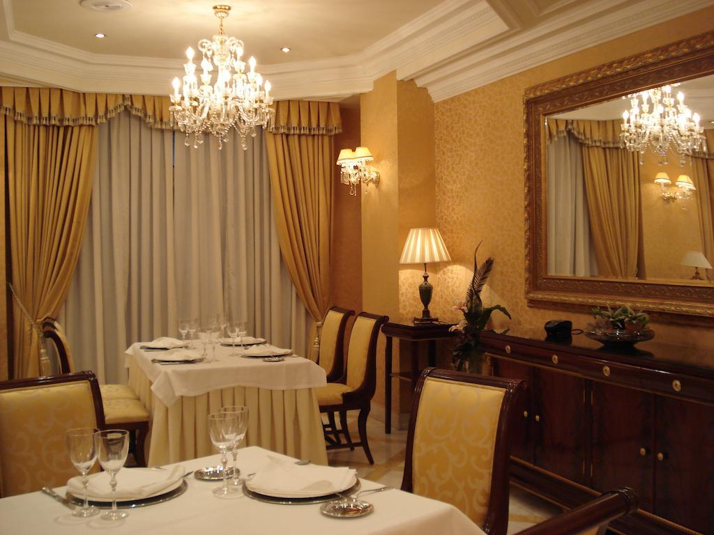 ホテル オテル アラメーダ パラス サラマンカ エクステリア 写真 Interior of the restaurant